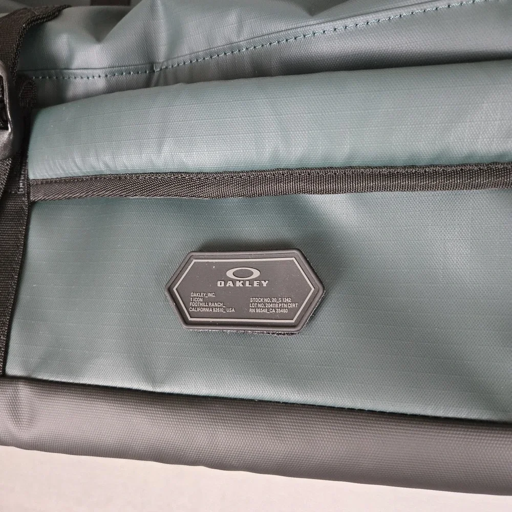 Oakley duffle bag